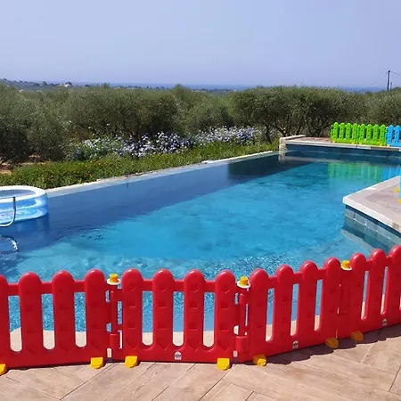 Vila The Olive Retreat Pool Treehouse Sleeps 10