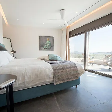Captivating 5-bedr Close Navarino Dunes Golf Villa *