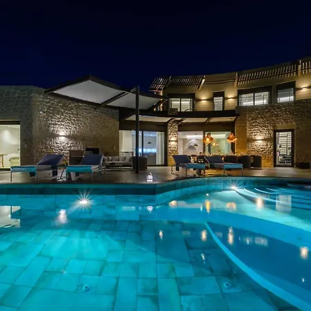 The Olive Retreat Pool Treehouse Sleeps 10