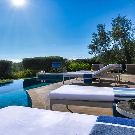 The Olive Retreat Pool Treehouse Sleeps 10 * Tragána
