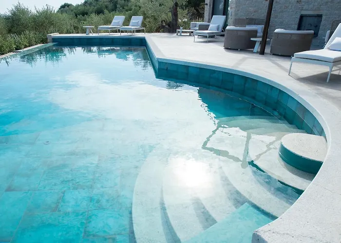 Captivating 5br Pool Close Navarino Golf *