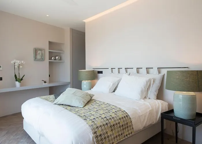 빌라 Captivating 5br Pool Close Navarino Golf Tragána