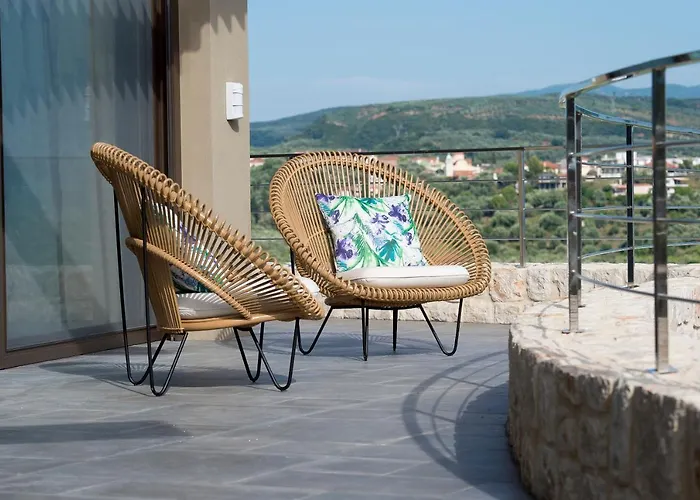 Captivating 5br Pool Close Navarino Golf * Tragána