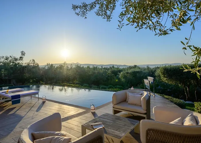 Captivating 5br Pool Close Navarino Golf *